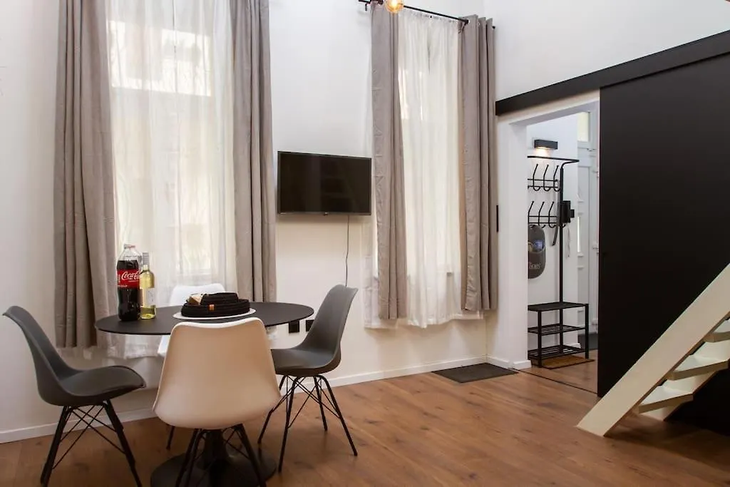 Hero Square Condo Βουδαπέστη 0*,